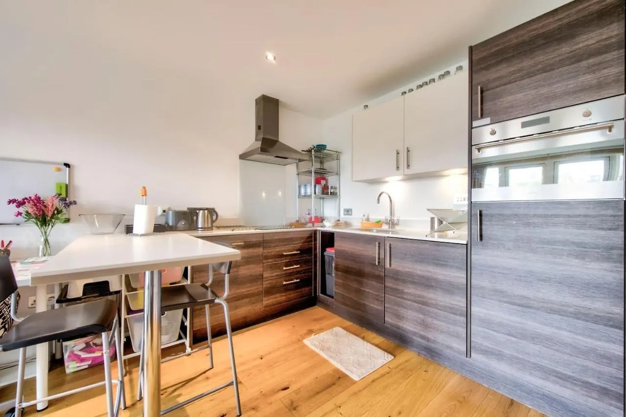Guestready - Bright Modern 1 Bed Close To City Centre Edinburg Lägenhet